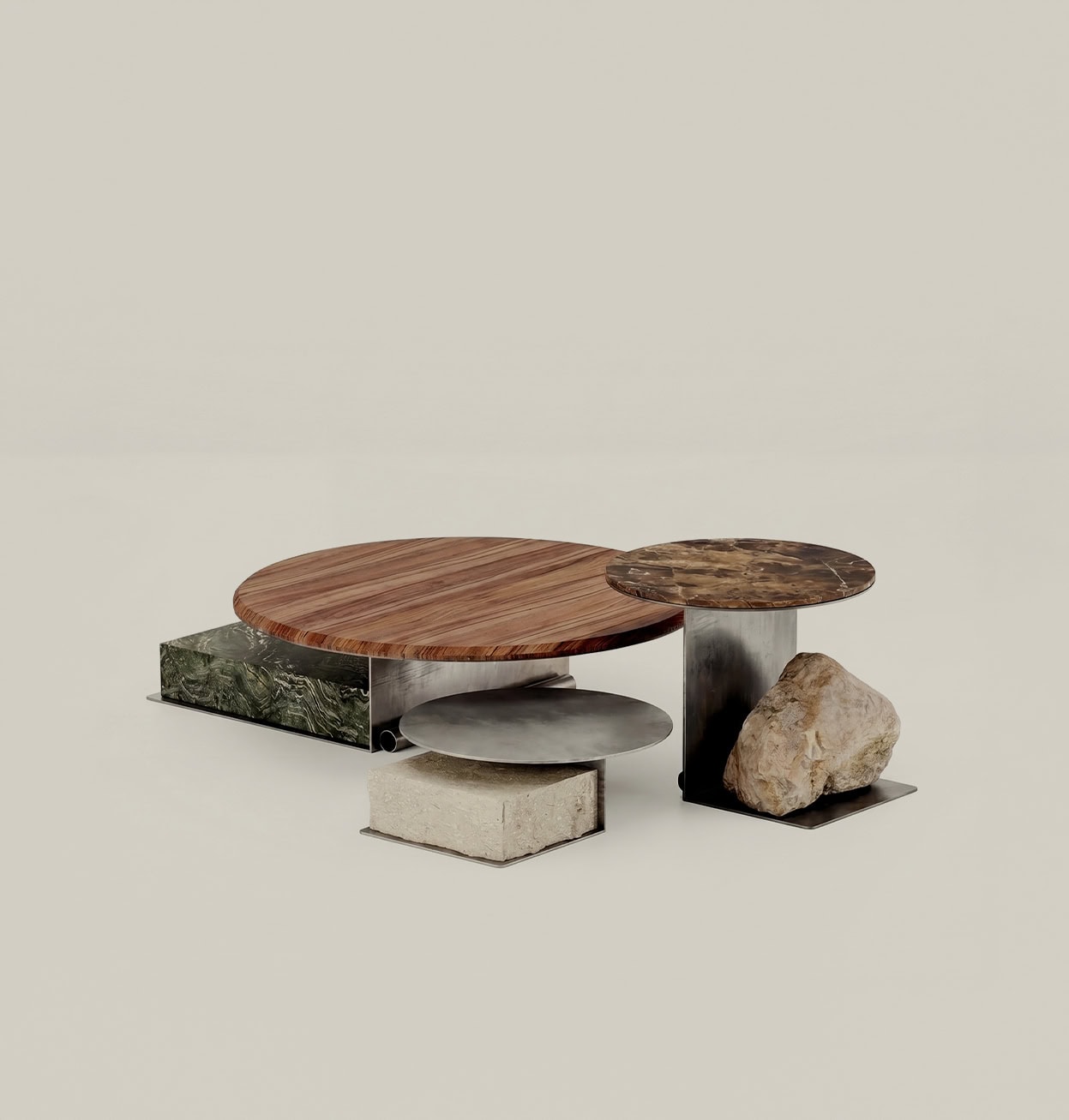 Conjunto de mesas Libra en madera, mármol verde, travertino, metal y piedra natural.